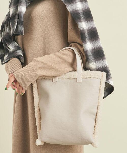 BEAUTY&YOUTH UNITED ARROWS(ビューティーアンドユースユナイテッドアローズ)の「BY フェイクレザー×ボア リバーシブルトートバッグ -4WAY- ∴ ◆(トートバッグ・レディース・ブラック/オフホワイト/ライム・FREE)」の5枚目の写真