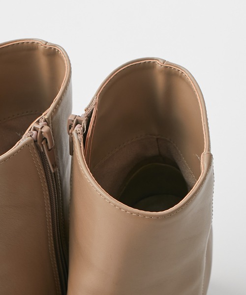 RIVE DROITE（リヴドロワ）の「シンプルなデザインが魅力　スクエアショートブーツ（ブーツ・レディース・ブラック/ベージュ・S/M/L）」の8枚目の写真