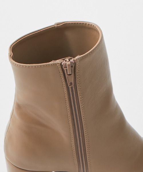 RIVE DROITE（リヴドロワ）の「シンプルなデザインが魅力　スクエアショートブーツ（ブーツ・レディース・ブラック/ベージュ・S/M/L）」の7枚目の写真