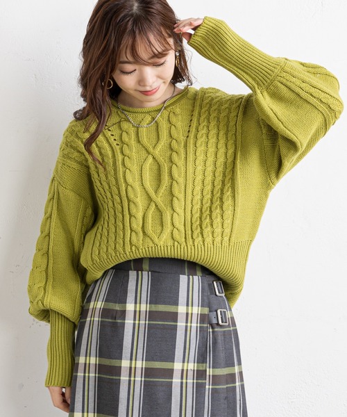 prose verse(プロズヴェール)の「ボリューム袖ケーブル編みニット(ニット/セーター・レディース・ライム/ブラック/バイオレット/オフホワイト・FREE)」の4枚目の写真