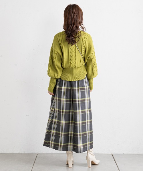 prose verse(プロズヴェール)の「ボリューム袖ケーブル編みニット(ニット/セーター・レディース・ライム/ブラック/バイオレット/オフホワイト・FREE)」の9枚目の写真