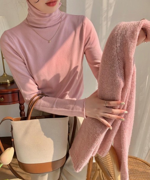 aimoha（アイモハ）の「フィットハイネックカットソ ー（Tシャツ/カットソー・レディース・ピンク/スモークピンク/ベージュ/チョコ/グレー/パープル/レッド/イエロー/ホワイト/ブラック/オフホワイト/オレンジ/ブルー・FREE）」の10枚目の写真