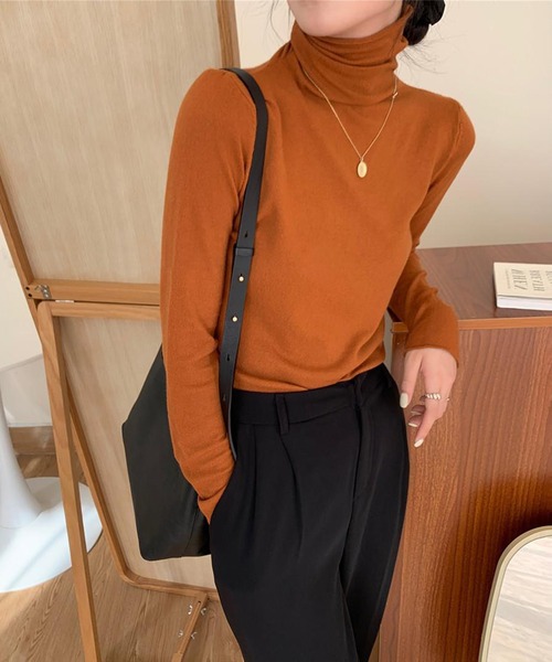 aimoha（アイモハ）の「フィットハイネックカットソ ー（Tシャツ/カットソー・レディース・ピンク/スモークピンク/ベージュ/チョコ/グレー/パープル/レッド/イエロー/ホワイト/ブラック/オフホワイト/オレンジ/ブルー・FREE）」の13枚目の写真