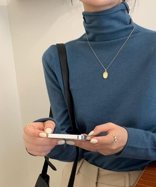 aimoha（アイモハ）の「フィットハイネックカットソ ー（Tシャツ/カットソー・レディース・ピンク/スモークピンク/ベージュ/チョコ/グレー/パープル/レッド/イエロー/ホワイト/ブラック/オフホワイト/オレンジ/ブルー・FREE）」の7枚目の写真