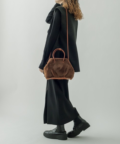 mystic(ミスティック)の「フェイクファーがま口BAG(ショルダーバッグ・レディース・ブラック/ブラウン・ONE SIZE)」の10枚目の写真