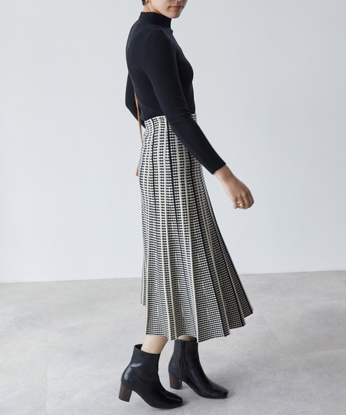 ECRIRE（エクリール）の「プリーツジャガードSK（スカート・レディース・ブラウン/グレー/ブラック・M）」の2枚目の写真