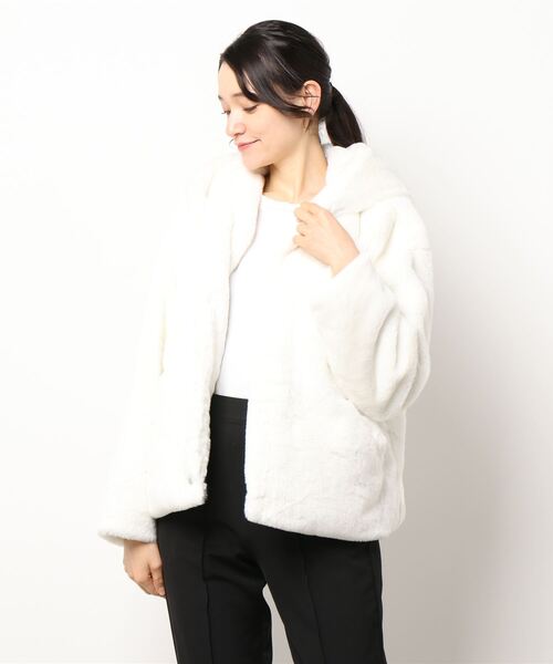 ANDGEEBEE(アンジービー)の「UNISEX フェイクファーパーカー(その他アウター・レディース・ホワイト/ブラック・MEDIUM)」の21枚目の写真