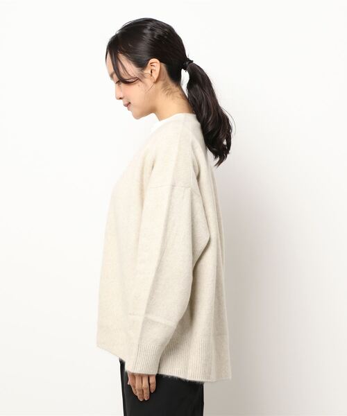 OUVRAGE CLASSE(ウヴラージュクラス)の「フォックス混カーディガン(カーディガン/ボレロ・レディース・ネイビー/ベージュ/グレー/アイボリー・FREE)」の5枚目の写真