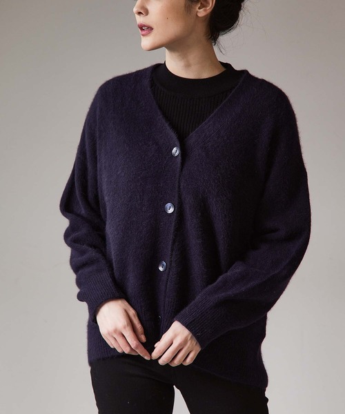 OUVRAGE CLASSE(ウヴラージュクラス)の「フォックス混カーディガン(カーディガン/ボレロ・レディース・ネイビー/ベージュ/グレー/アイボリー・FREE)」の4枚目の写真