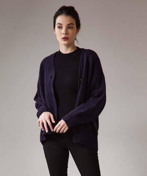 OUVRAGE CLASSE(ウヴラージュクラス)の「フォックス混カーディガン(カーディガン/ボレロ・レディース・ネイビー/ベージュ/グレー/アイボリー・FREE)」の17枚目の写真