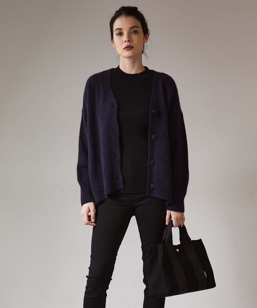 OUVRAGE CLASSE(ウヴラージュクラス)の「フォックス混カーディガン(カーディガン/ボレロ・レディース・ネイビー/ベージュ/グレー/アイボリー・FREE)」の19枚目の写真