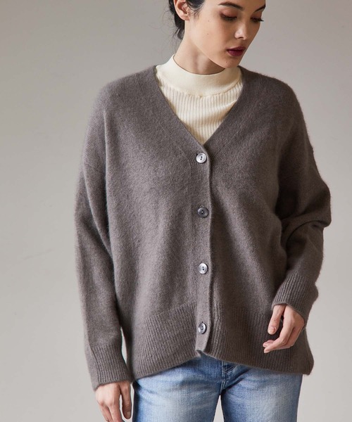 OUVRAGE CLASSE(ウヴラージュクラス)の「フォックス混カーディガン(カーディガン/ボレロ・レディース・ネイビー/ベージュ/グレー/アイボリー・FREE)」の14枚目の写真