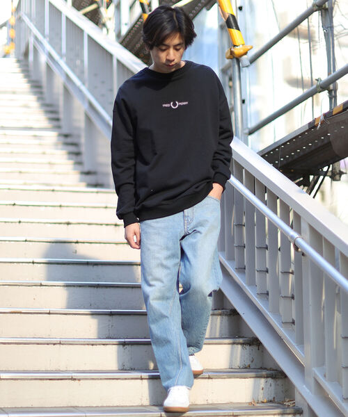 FRED PERRY（フレッドペリー）の「FRED PERRY × BEAMS / 別注 Logo Crew Sweat（スウェット・メンズ・ブラック/ブルー系その他/ホワイト・XL/M/L/S）」の7枚目の写真