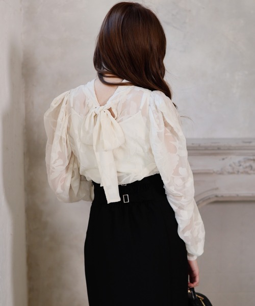 LIPSERVICE（リップサービス）の「オパールフラワー2wayパワショルブラウス（シャツ/ブラウス・レディース・ホワイト/ブルー/ブラック・FREE）」の5枚目の写真