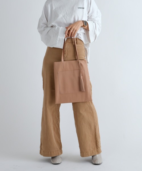 Actually（アクチュアリー）の「【一部店舗限定色】ヴィーガンレザー（人工皮革）フラットトート（トートバッグ・レディース・ピンク・フリー）」の5枚目の写真