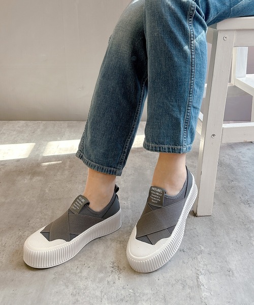 Noubel Voug Relax（ヌーベルヴォーグリラックス）の「厚底クロスバンド レースレス スリッポン（スニーカー・レディース・ブラック/ベージュ/ホワイト/グレー/ブラック×ブラック・22.5cm/23cm/23.5cm/24cm/24.5cm/25cm）」の8枚目の写真