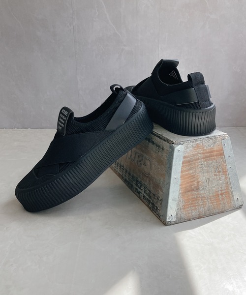 Noubel Voug Relax（ヌーベルヴォーグリラックス）の「厚底クロスバンド レースレス スリッポン（スニーカー・レディース・ブラック/ベージュ/ホワイト/グレー/ブラック×ブラック・22.5cm/23cm/23.5cm/24cm/24.5cm/25cm）」の12枚目の写真