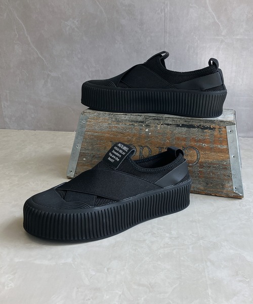 Noubel Voug Relax（ヌーベルヴォーグリラックス）の「厚底クロスバンド レースレス スリッポン（スニーカー・レディース・ブラック/ベージュ/ホワイト/グレー/ブラック×ブラック・22.5cm/23cm/23.5cm/24cm/24.5cm/25cm）」の15枚目の写真