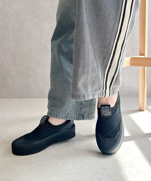Noubel Voug Relax（ヌーベルヴォーグリラックス）の「厚底クロスバンド レースレス スリッポン（スニーカー・レディース・ブラック/ベージュ/ホワイト/グレー/ブラック×ブラック・22.5cm/23cm/23.5cm/24cm/24.5cm/25cm）」の17枚目の写真