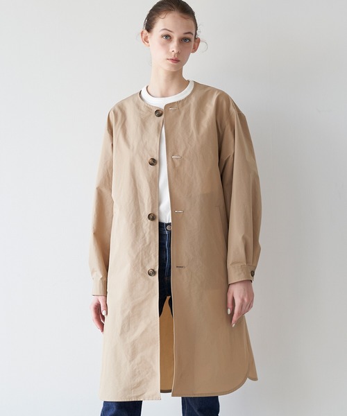 LE GLAZIK（ルグラジック）の「LE GLAZIK | ポリエステルタフタ ノーカラーコート WOMEN（ノーカラーコート・レディース・グレー/ベージュ・36）」の2枚目の写真