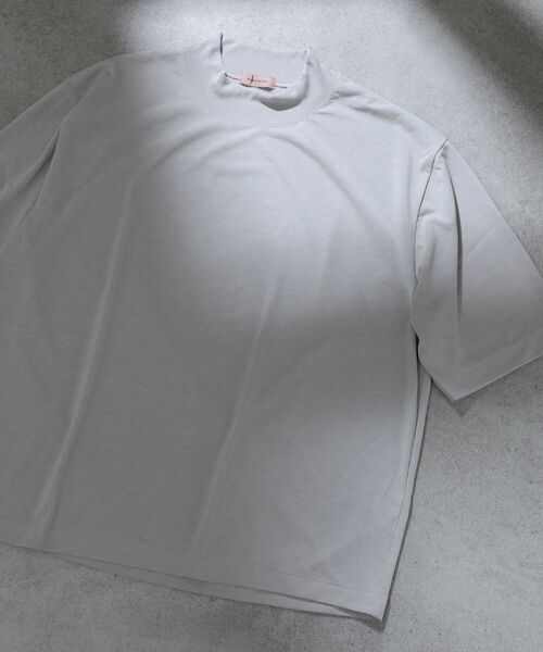 BEAMS LIGHTS（ビームスライツ）の「BEAMS LIGHTS / ポリコット モックネック Tシャツ（Tシャツ/カットソー・メンズ・オリーブ/ライトグレー・SMALL/MEDIUM/LARGE）」の2枚目の写真