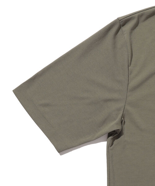 BEAMS LIGHTS（ビームスライツ）の「BEAMS LIGHTS / ポリコット モックネック Tシャツ（Tシャツ/カットソー・メンズ・オリーブ/ライトグレー・SMALL/MEDIUM/LARGE）」の5枚目の写真