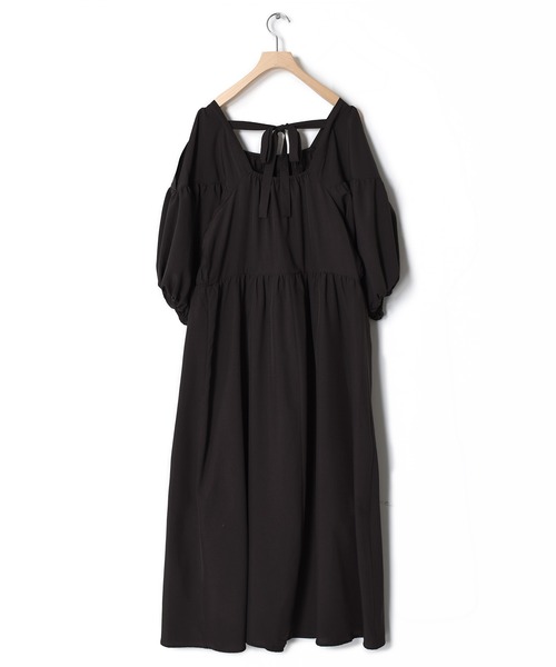 w closet（ダブルクローゼット）の「シャーリングオープンショルダーワンピース（ワンピース・レディース・グリーン/アイボリー/スミクロ・FREE）」の5枚目の写真