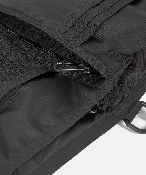 ESTNATION（エストネーション）の「MM6 MAISON MARGIELA x EASTPAK /クルーショルダーバッグ XL（ショルダーバッグ・レディース・ブラック/グリーン・FREE）」の9枚目の写真