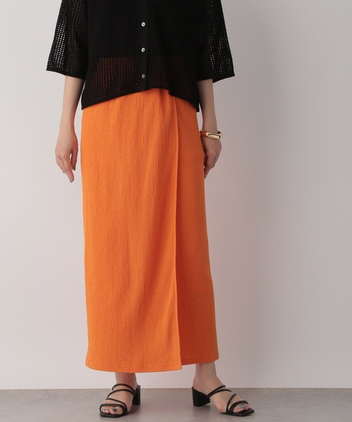 LOWRYS FARM（ローリーズファーム）の「シャーリングラップタイトスカート　287641（スカート・レディース・ブラック/ブラウン/オレンジ/アイボリー・FREE）」の4枚目の写真