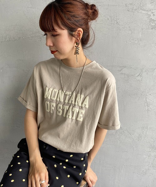 JEANS FACTORY （ジーンズファクトリー）の「[MAISON DE L'ALLURE/メゾンドゥラリュール] カレッジロゴ 発泡プリントTシャツ（Tシャツ/カットソー・レディース・オフホワイト/ベージュ/ブラック/ミント・F）」の3枚目の写真