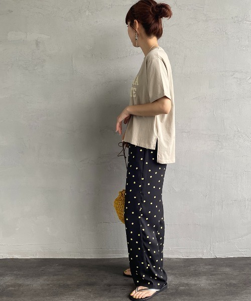 JEANS FACTORY （ジーンズファクトリー）の「[MAISON DE L'ALLURE/メゾンドゥラリュール] カレッジロゴ 発泡プリントTシャツ（Tシャツ/カットソー・レディース・オフホワイト/ベージュ/ブラック/ミント・F）」の9枚目の写真