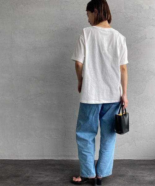 JEANS FACTORY （ジーンズファクトリー）の「[MAISON DE L'ALLURE/メゾンドゥラリュール] カレッジロゴ 発泡プリントTシャツ（Tシャツ/カットソー・レディース・オフホワイト/ベージュ/ブラック/ミント・F）」の6枚目の写真