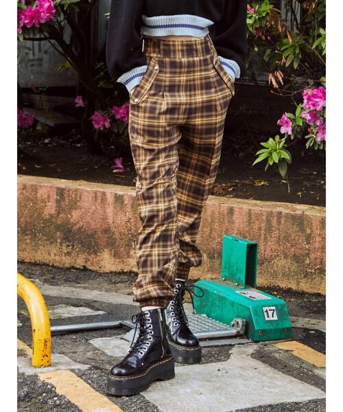 jouetie（ジュエティ）の「サイドベルトジョガーパンツ（その他パンツ・レディース・ブラック/ブラウン/グレー/レッド/ブルー・MEDIUM）」の4枚目の写真