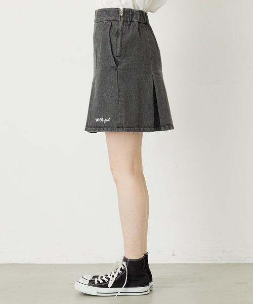MILKFED.（ミルクフェド）の「DENIM MINI SKIRT（デニムスカート・レディース・ホワイト/ブラック/ライトインディゴブルー・ONE SIZE）」の5枚目の写真