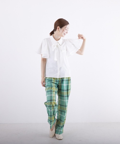 PAPAVER（パパヴェル）の「【papaver】エステルブロードボウタイラッフル袖BL（シャツ/ブラウス・レディース・スミクロ/ラベンダー/オフホワイト・MEDIUM）」の4枚目の写真