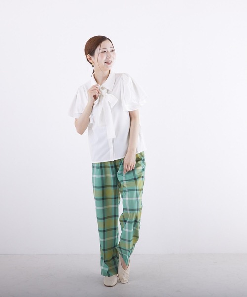 PAPAVER（パパヴェル）の「【papaver】エステルブロードボウタイラッフル袖BL（シャツ/ブラウス・レディース・スミクロ/ラベンダー/オフホワイト・MEDIUM）」の5枚目の写真