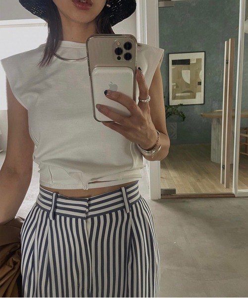 Ameri(アメリ)の「WAIST WRING SHORT TANK(Tシャツ/カットソー・レディース・ブラック/ボルドー/ホワイト・SMALL/MEDIUM)」の21枚目の写真