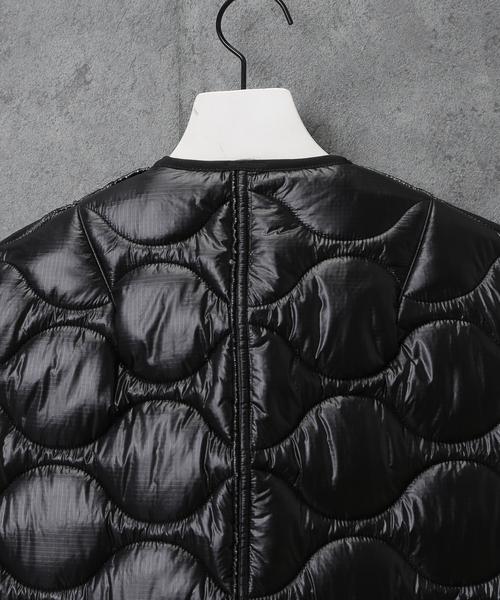TAKAHIROMIYASHITATheSoloIst.（タカヒロミヤシタザソロイスト）の「【TAKAHIROMIYASHITATheSoloist.】OVERSIZED QUILTING LINER VEST（ブルゾン・メンズ・ブラック・44）」の15枚目の写真
