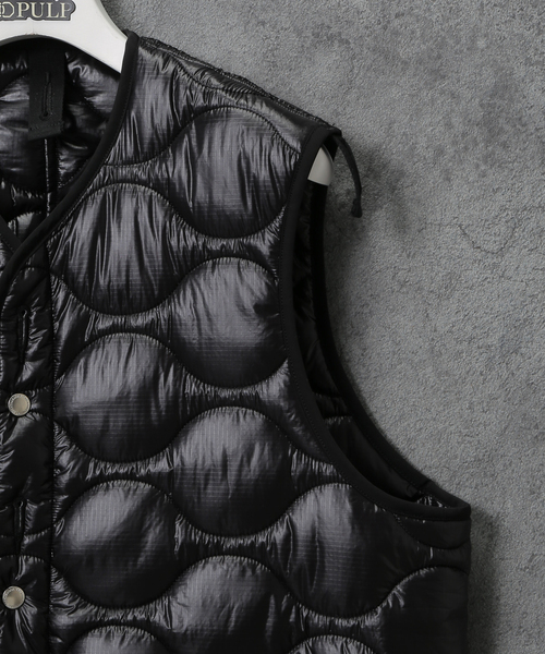 TAKAHIROMIYASHITATheSoloIst.（タカヒロミヤシタザソロイスト）の「【TAKAHIROMIYASHITATheSoloist.】OVERSIZED QUILTING LINER VEST（ブルゾン・メンズ・ブラック・44）」の10枚目の写真