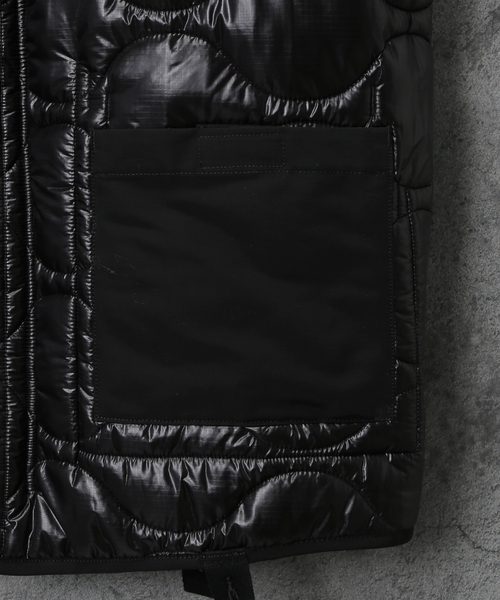 TAKAHIROMIYASHITATheSoloIst.（タカヒロミヤシタザソロイスト）の「【TAKAHIROMIYASHITATheSoloist.】OVERSIZED QUILTING LINER VEST（ブルゾン・メンズ・ブラック・44）」の14枚目の写真