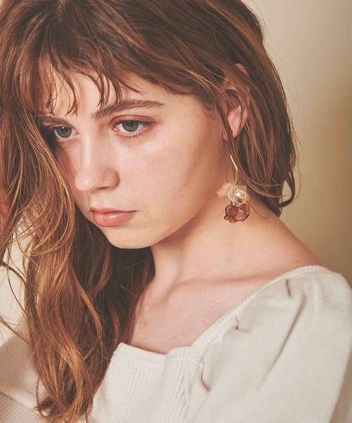 31 Sons de mode（トランテアン　ソン　ドゥ　モード）の「クリアフラワーイヤリング（イヤリング・レディース・ラベンダー/ブラウン・フリー）」の3枚目の写真