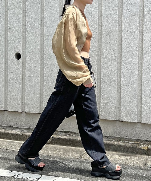 Jewelobe(ジュエローブ)の「ボリュームスリーブシアークロップドブラウス(シャツ/ブラウス・レディース・ブラック/オフホワイト/カーキ・FREE)」の20枚目の写真