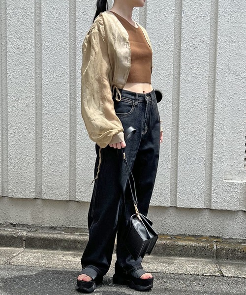 Jewelobe(ジュエローブ)の「ボリュームスリーブシアークロップドブラウス(シャツ/ブラウス・レディース・ブラック/オフホワイト/カーキ・FREE)」の14枚目の写真