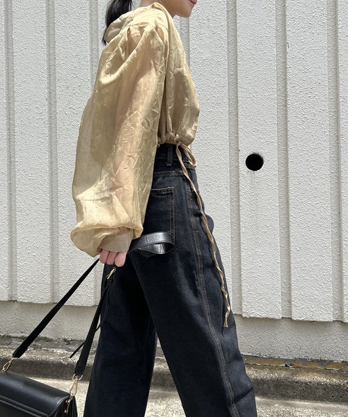 Jewelobe(ジュエローブ)の「ボリュームスリーブシアークロップドブラウス(シャツ/ブラウス・レディース・ブラック/オフホワイト/カーキ・FREE)」の21枚目の写真