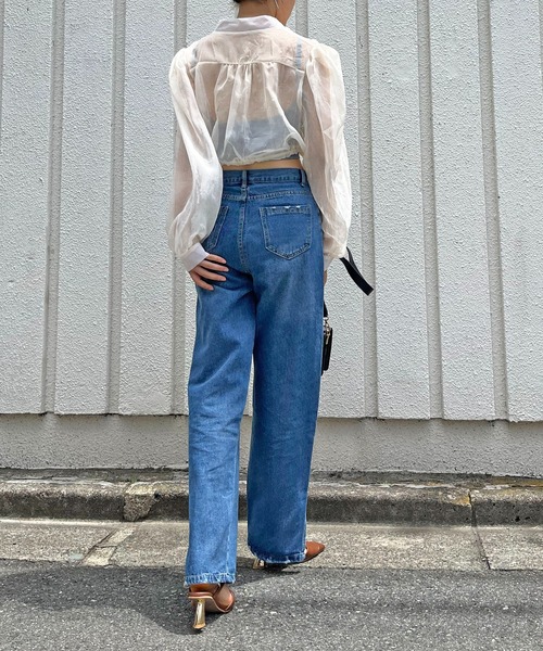 Jewelobe(ジュエローブ)の「ボリュームスリーブシアークロップドブラウス(シャツ/ブラウス・レディース・ブラック/オフホワイト/カーキ・FREE)」の9枚目の写真