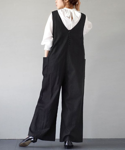 apartment department(アパートメントデパートメント)の「コットンリネン Vネックパッチポケット サロペット(その他パンツ・レディース・カーキ/ブラック/アッシュグレー・フリー)」の6枚目の写真