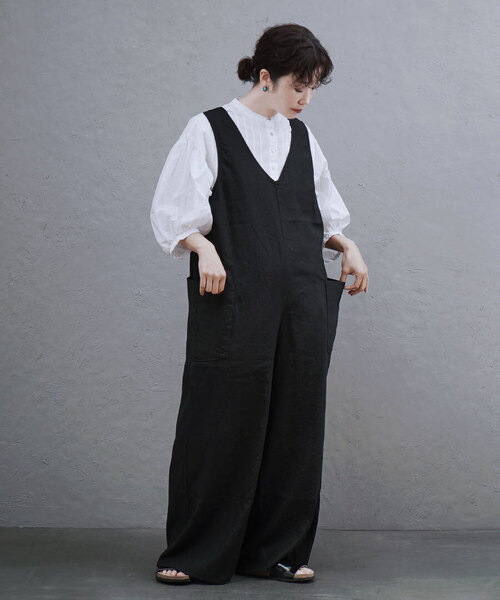 apartment department(アパートメントデパートメント)の「コットンリネン Vネックパッチポケット サロペット(その他パンツ・レディース・カーキ/ブラック/アッシュグレー・フリー)」の7枚目の写真