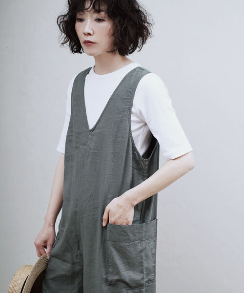 apartment department(アパートメントデパートメント)の「コットンリネン Vネックパッチポケット サロペット(その他パンツ・レディース・カーキ/ブラック/アッシュグレー・フリー)」の11枚目の写真