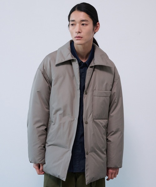 PUBLIC TOKYO(パブリックトウキョウ)の「SLEEP DOWN シャツブルゾン(ダウンジャケット/コート・メンズ・ベージュ/ブラック・1/2)」の11枚目の写真