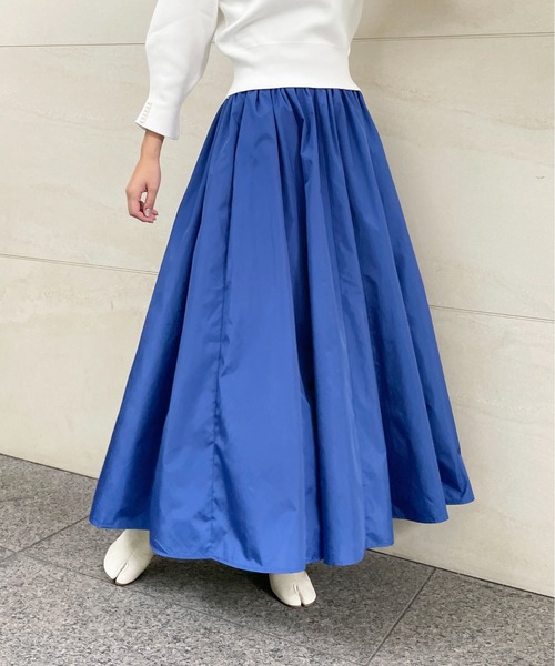 StyleSea（スタイルシー）の「タフタマキシフレアスカート（スカート・レディース・ホワイト/ブラック/ベージュ/ピンク/オレンジ/ブルー/グリーン/グレイッシュベージュ・MEDIUM）」の6枚目の写真